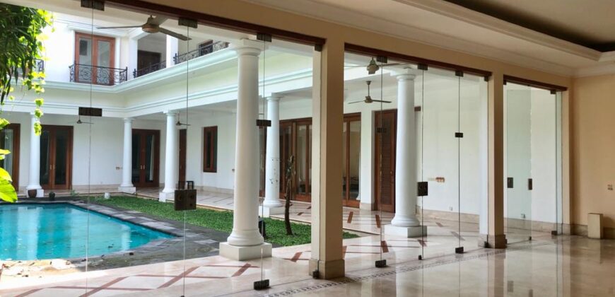 Dijual Rumah di Kebayoran Baru Dekat SCBD