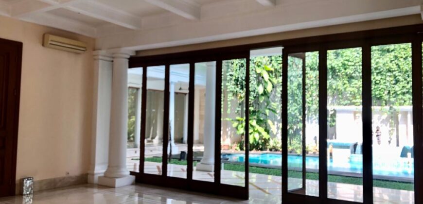 Dijual Rumah di Kebayoran Baru Dekat SCBD