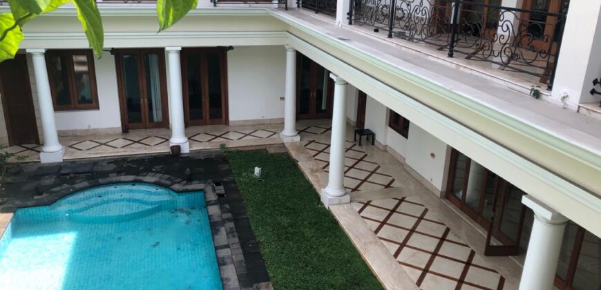 Dijual Rumah di Kebayoran Baru Dekat SCBD