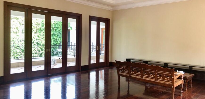 Dijual Rumah di Kebayoran Baru Dekat SCBD