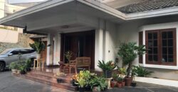 Dijual Rumah di Kebayoran Baru Lokasi Strategis Jalan 2 Mobil
