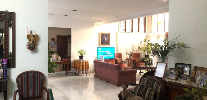 Dijual Rumah di Kebayoran Baru Lokasi Strategis Jalan 2 Mobil