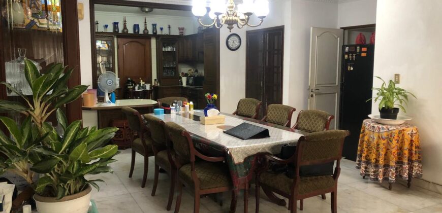 Dijual Rumah di Kebayoran Baru Lokasi Strategis Jalan 2 Mobil