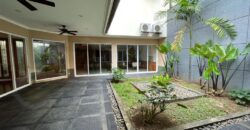 Disewakan Rumah Asri di Kebayoran Baru, Jakarta Selatan