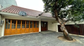 Disewakan Rumah Asri di Kebayoran Baru, Jakarta Selatan