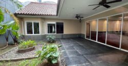 Disewakan Rumah Asri di Kebayoran Baru, Jakarta Selatan