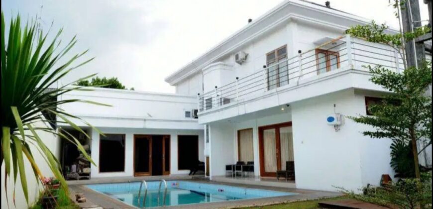 RUMAH MEWAH DI KAWASAN CINERE