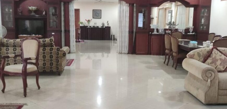 Dijual Rumah 3 Lantai di Pasar Baru Jakarta Pusat