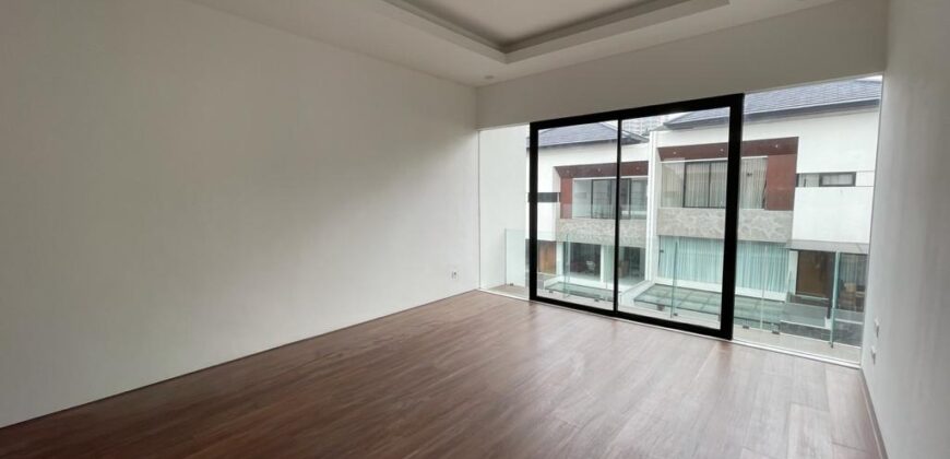 Dijual Rumah Baru Townhouse di Pondok Indah Jakarta Selatan