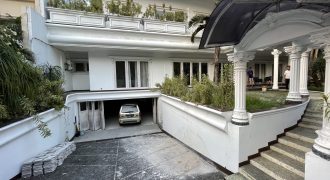 Disewakan Rumah di Kebayoran Baru Jakarta Selatan