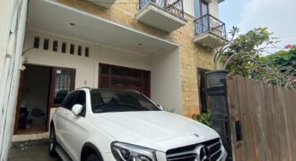 Dijual Rumah Lokasi Bagus di Lebak Bulus cirendeu
