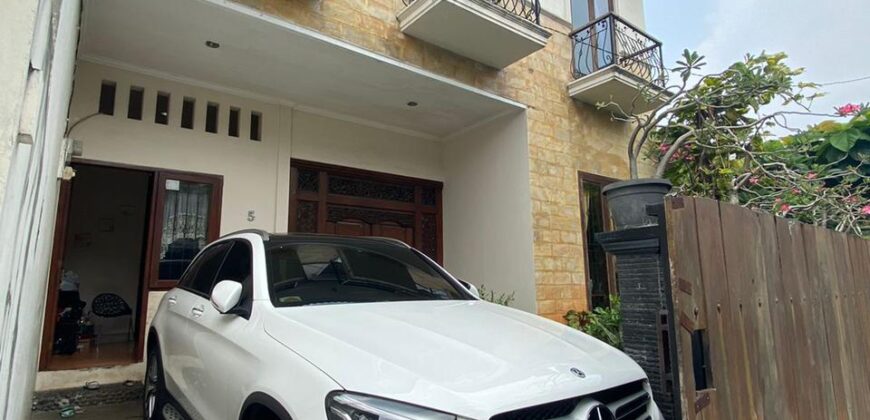 Dijual Rumah Lokasi Bagus di Lebak Bulus cirendeu