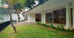 Dijual/ Disewa Rumah Mewah Asri di Kemang Jakarta Selatan