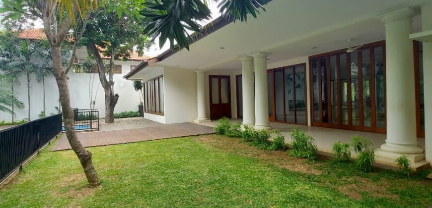 Dijual/ Disewa Rumah Mewah Asri di Kemang Jakarta Selatan