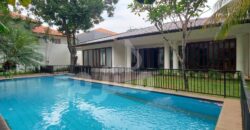 Dijual/ Disewa Rumah Mewah Asri di Kemang Jakarta Selatan
