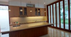 Dijual/ Disewa Rumah Mewah Asri di Kemang Jakarta Selatan