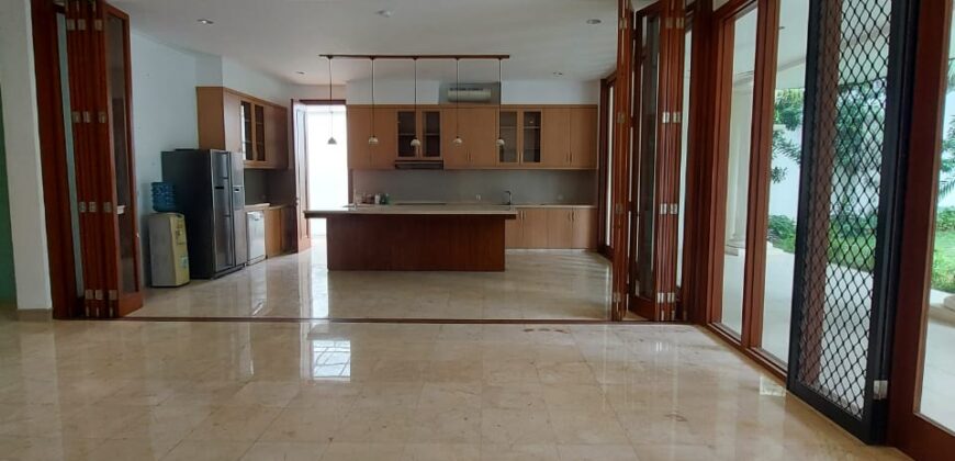 Dijual/ Disewa Rumah Mewah Asri di Kemang Jakarta Selatan