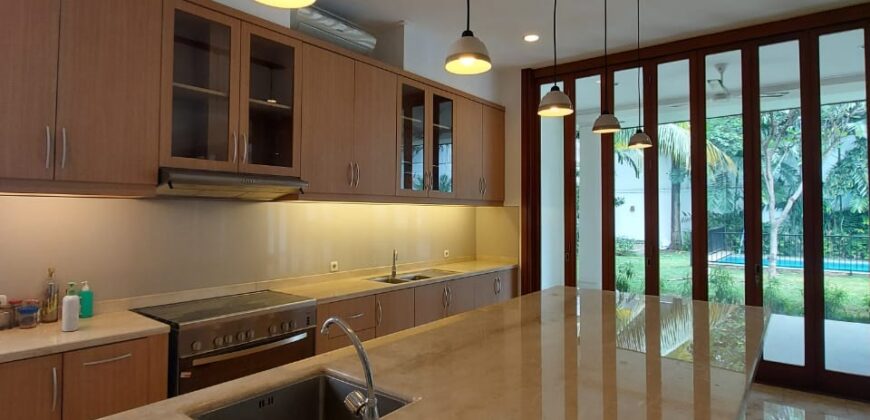 Dijual/ Disewa Rumah Mewah Asri di Kemang Jakarta Selatan