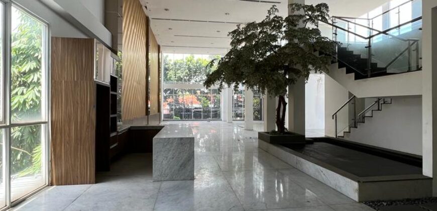 Dijual Cepat Bangunan Komersil Cocok Untuk Showroom Klinik Resto Cafe