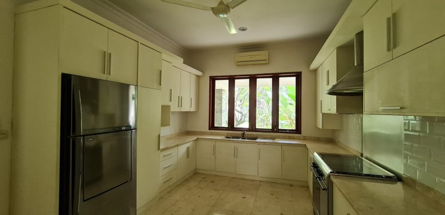 Very Nice house in kenanga Jeruk Purut with Big Garden & Spool