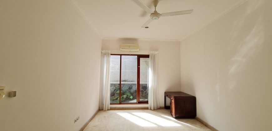 Very Nice house in kenanga Jeruk Purut with Big Garden & Spool