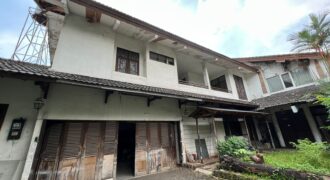 Dijual Rumah Tua rapih lokasi bagus Taman Duta Pondok indah