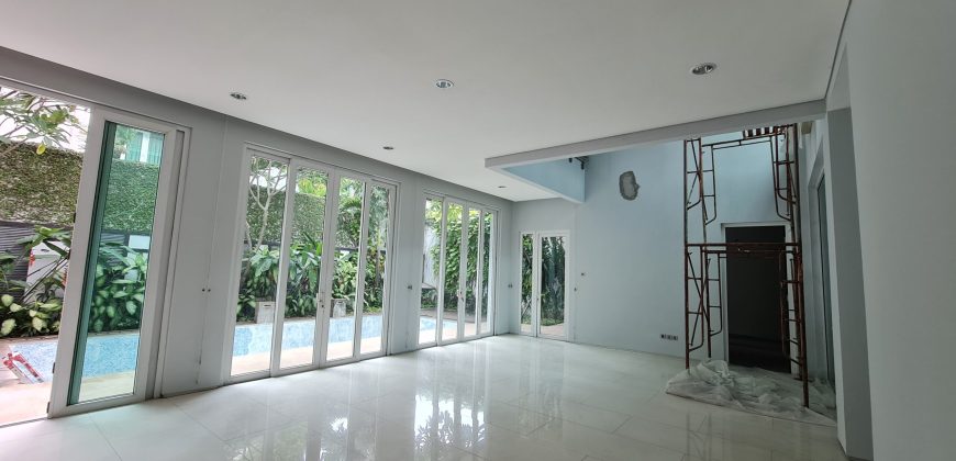 FOR RENT MODERN HOUSE INSIDE PRIVATE COMPLEX IN JALAN BANGKA