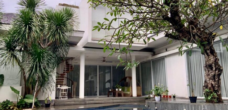 DIJUAL RUMAH AREA AMPERA KEMANG JAKARTA SELATAN