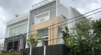 Dijual Rumah di Kemang selatan Semi Furnished