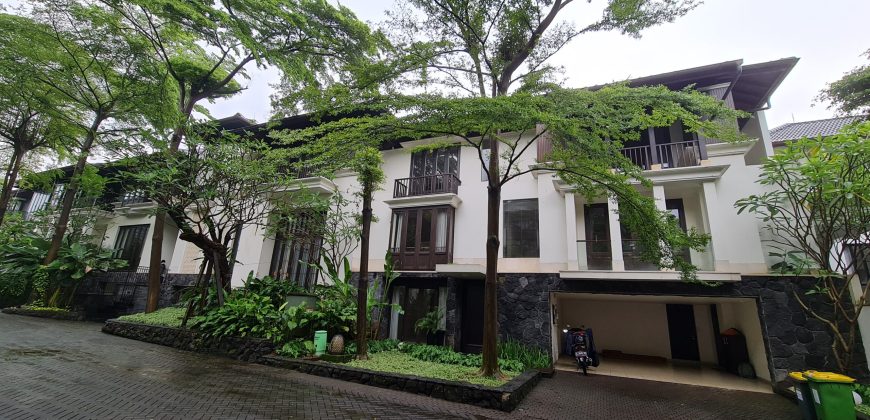 FOR RENT LUXURIUS MODERN HOUSE PEJATEN BARAT IN COMPOUND