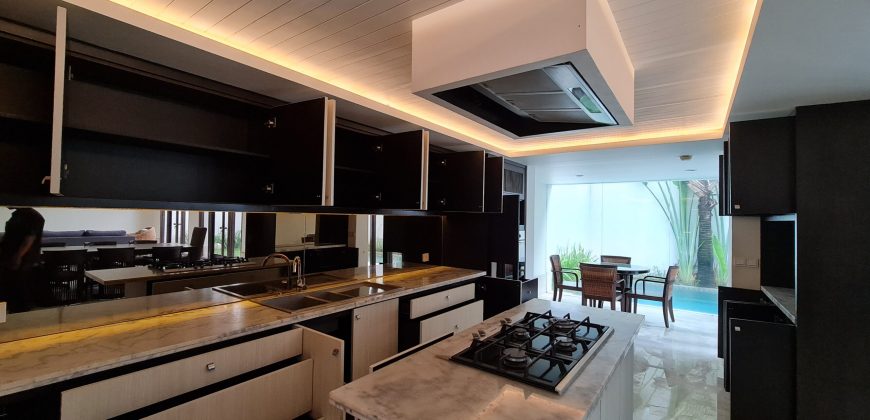 FOR RENT LUXURIUS MODERN HOUSE PEJATEN BARAT IN COMPOUND