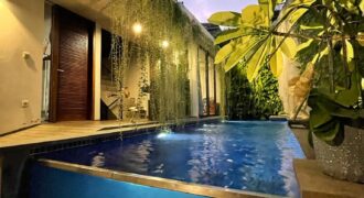 DIJUAL RUMAH BERNUANSA VILLA DI KEBAYORAN BARU