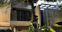 DIJUAL RUMAH BERNUANSA VILLA DI KEBAYORAN BARU