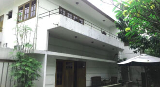 Dijual Rumah Mewah Lokasi Premium Kebayoraan Baru