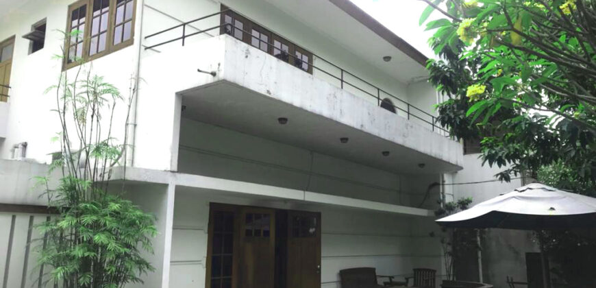Dijual Rumah Mewah Lokasi Premium Kebayoraan Baru