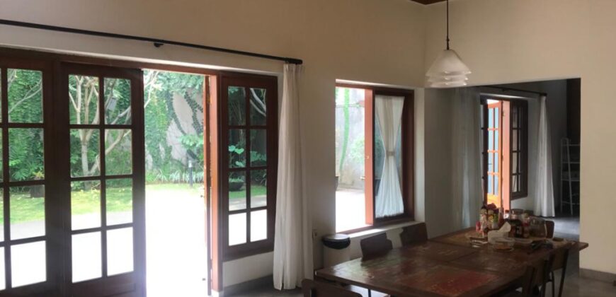 Dijual Rumah Mewah Lokasi Premium Kebayoraan Baru