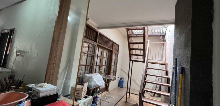 DIJUAL RUMAH ASRI LINGKUNGAN CANTIK TENANG DUREN SAWIT