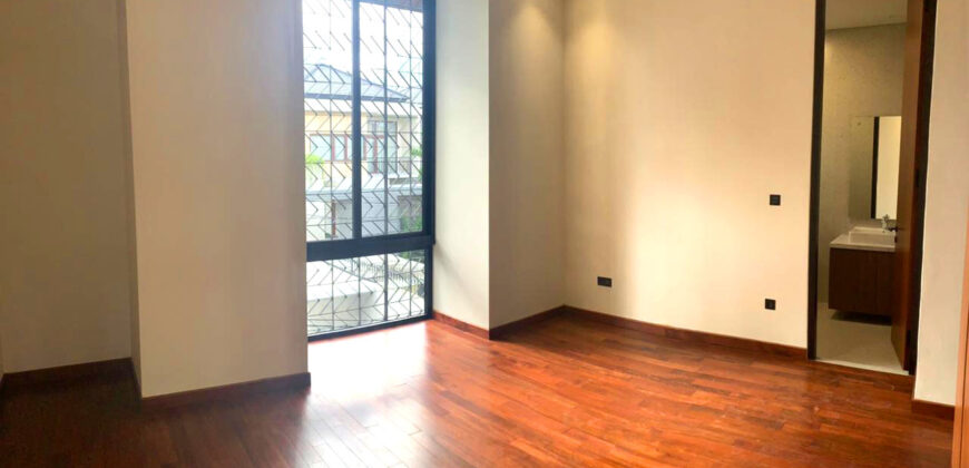 Dijual Rumah Mewah lokasi sangat strategis & BEBAS BANJIR
