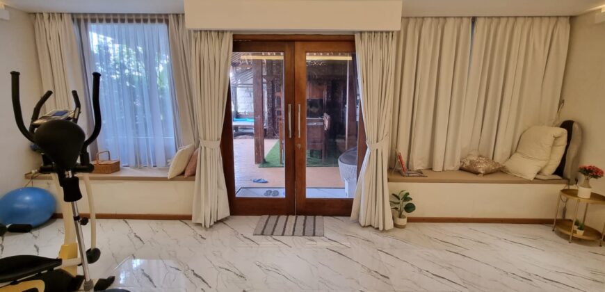 Dijual Rumah Etnik Mewah 3 Lantai dikawasan Sunter