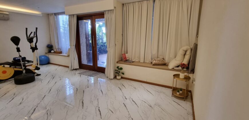 Dijual Rumah Etnik Mewah 3 Lantai dikawasan Sunter