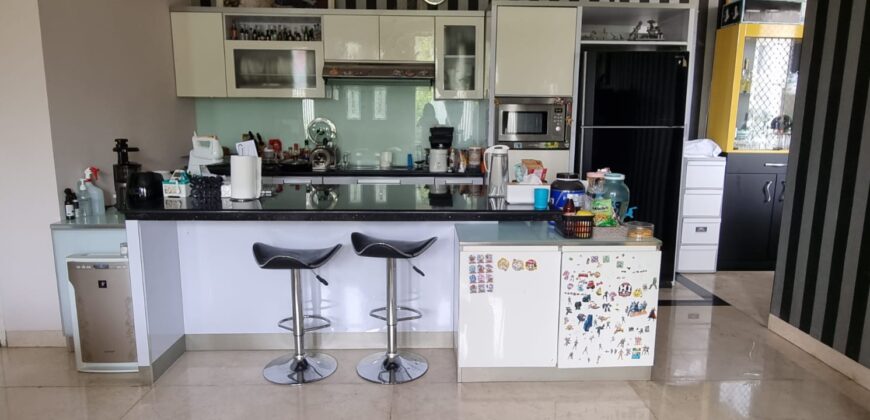 Dijual Rumah Etnik Mewah 3 Lantai dikawasan Sunter
