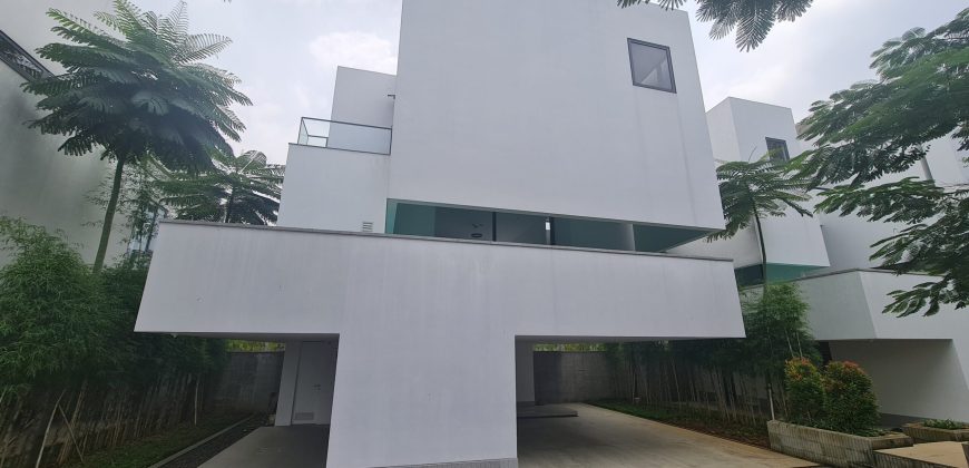 FOR RENT PRIVATE TOWNHOUSE IN KENANGA JERUK PURUT