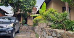 Dijual Rumah Klasik ada paviliun 2 lantai di Depok