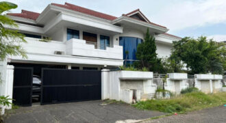 Rumah Mewah di Taman Kedoya Permai