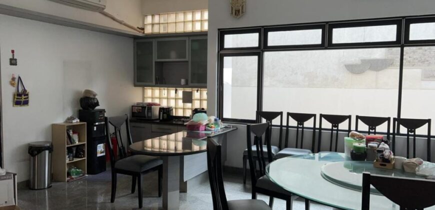 Rumah Mewah di Taman Kedoya Permai