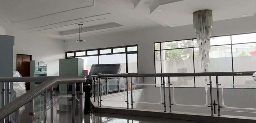 Rumah Mewah di Taman Kedoya Permai