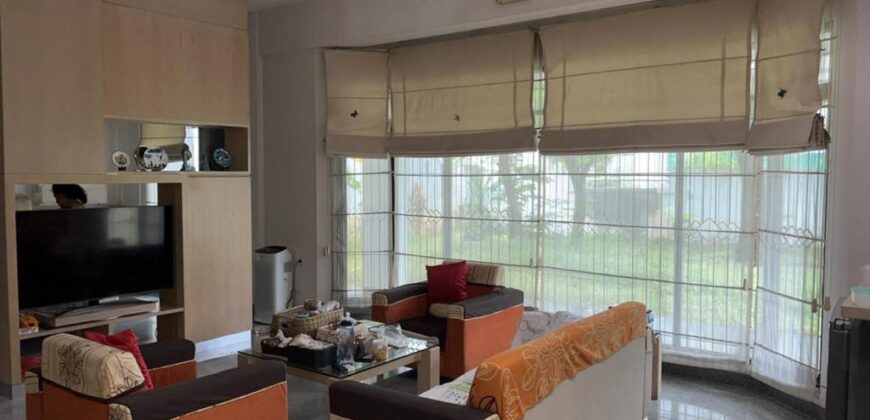 Rumah Mewah di Taman Kedoya Permai