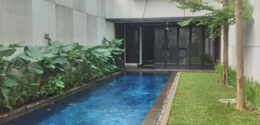 Modern luxurious and comfortable house in the complex
