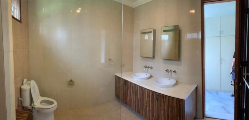 Big Nice House in Compound Kemang Area & Free Flood