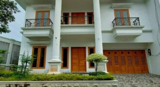 Rumah 2 Lantai Bagus Unfurnished SHM di Duren Sawit